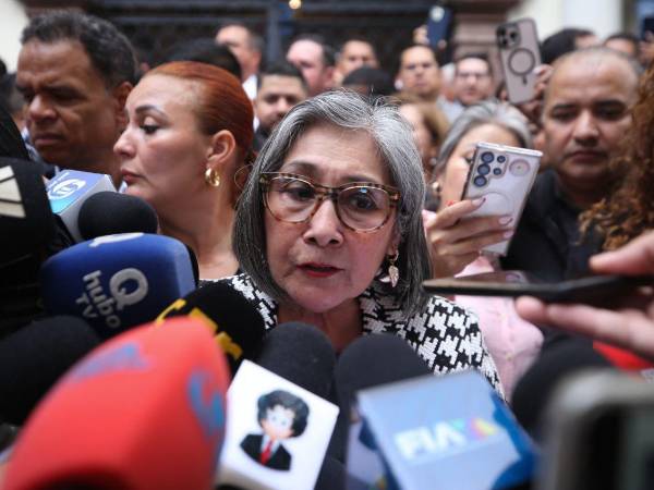 Los diputados de la oposición anunciaron una autoconvocatoria a sesión extraordinaria este 28 de octubre a las 3:00 de la tarde, con el objetivo de extender el período de sesiones ordinarias, el cual vence el próximo 31 de octubre.