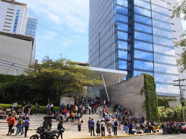 ¡“Parqueo gratis”! Cerrado acceso al Centro Cívico Gubernamental