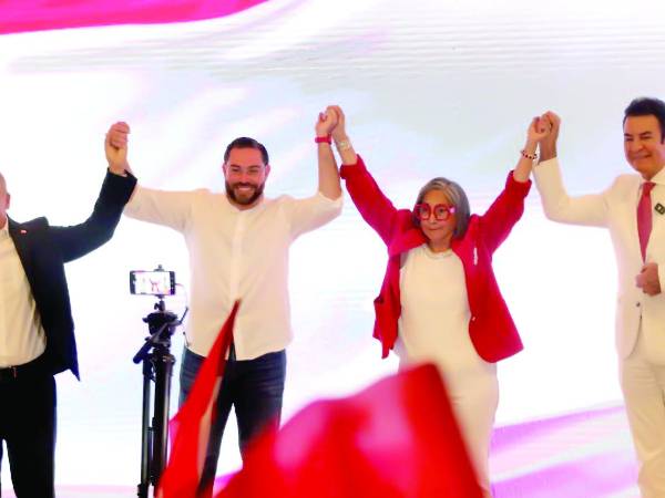 Yani Rosenthal, Jorge Cálix, Maribel Espinoza y Salvador Nasralla.