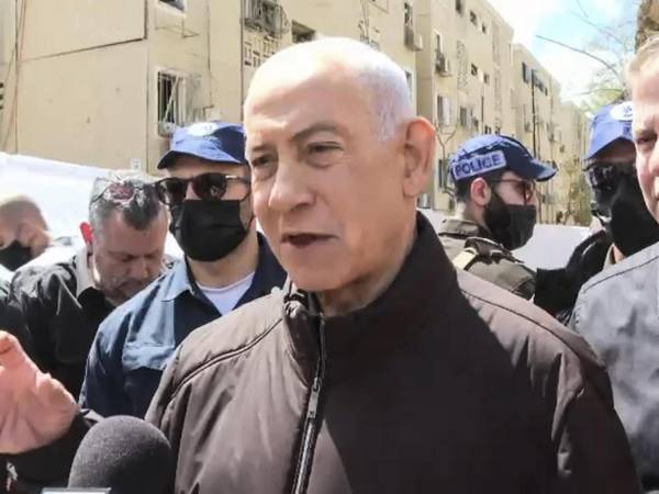 Captura de video del primer ministro israelí, Benjamín Netanyahu, en declaraciones ayer domingo a un seleccionado grupo de periodistas en una visita con grandes medidas de seguridad a Arad. EFE/Oficina del Primer Ministro de Israel