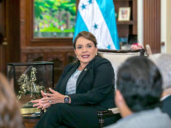 Xiomara Castro sostuvo el viernes una reunión con una delegación de congresistas de Estados Unidos.