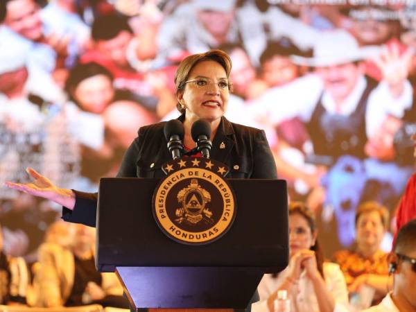 La presidenta de Honduras, Xiomara Castro, durante conmemoración de los 15 años del golpe de Estado.