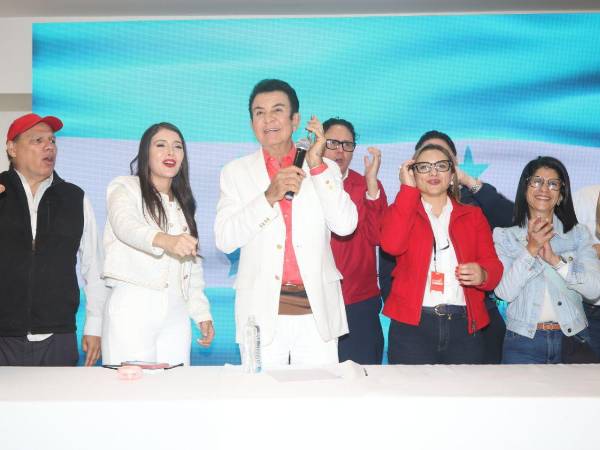 Las elecciones generales de Honduras marcan un ajustado pulso entre los dos candidatos principales conservadores, Nasry Tito Asfura, del Partido Nacional, y Salvador Nasralla, del Partido Liberal, con un empate técnico tras escrutado más del 50 % de las actas.