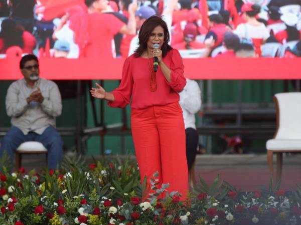 Libre se moviliza en respaldo a Rixi Moncada tras llamado de Manuel Zelaya