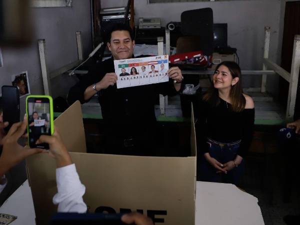 Juan Diego Zelaya en el Instituto Cultural Popular.