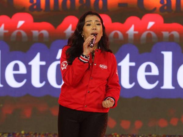 Donaciones, aplausos, música y amor entrelazan en cada rincón de la Teletón 2025. Desde el inicio de la transmisión, el ambiente que se vive en esta gran jornada solidaria refleja el compromiso y la devoción con el que Honduras responde, una vez más, al llamado de servir.