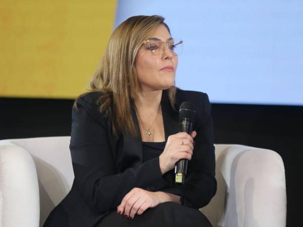 Ana Paola Hall, consejera presidenta del CNE, durante un evento previo a las elecciones generales del 30 de noviembre.