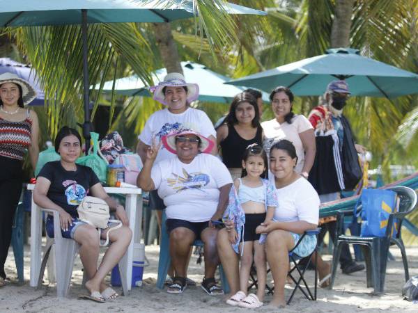 Turistas visitan Tela durante la Semana Morazánica.