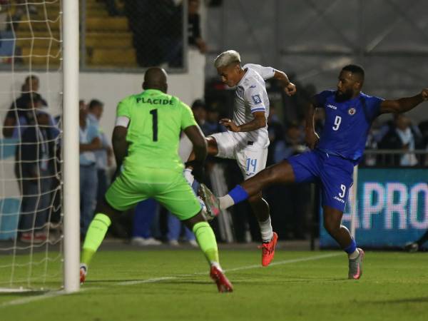 La acción de Andy Nájar en el segundo tiempo.