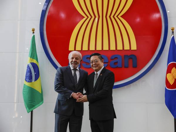 El presidente brasileño, Luiz Inácio Lula da Silva,en Yakarta, su primera parada de una gira estos días por el Sudeste Asiático.