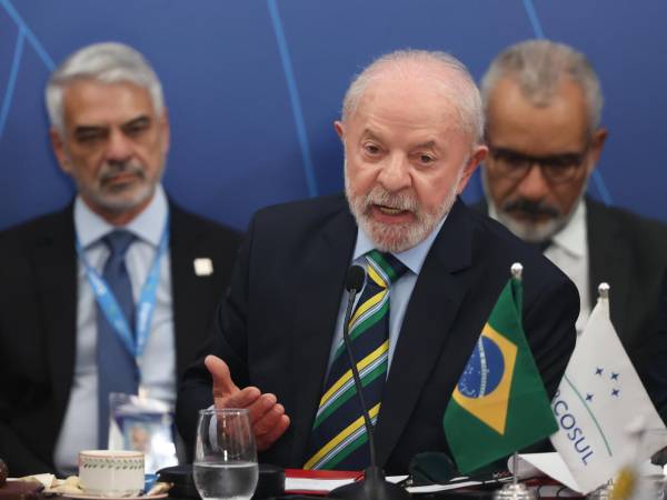El presidente de Brasil, Luiz Inácio Lula da Silva, habla durante la LXVII Reunión Ordinaria del Consejo del Mercado Común del Sur (Mercosur).