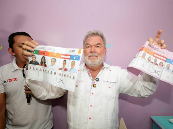 Roberto Contreras, presidente del Consejo Central Ejecutivo del Partido Liberal de Honduras (CCEPL) y alcalde de San Pedro Sula.