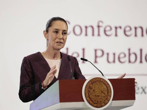 La presidenta de México, Claudia Sheinbaum, participa durante su conferencia de prensa en Palacio Nacional de la Ciudad de México (México).