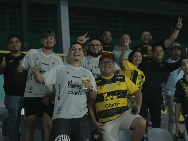 Los aficionados aurinegros llegaron desde tempranas horas al recinto.