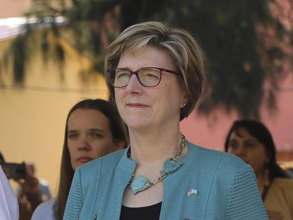 Fotografía de archivo del 6 de junio de 2023 que muestra a la entonces embajadora de Estados Unidos en Honduras, Laura Dogu, durante un evento público en Tegucigalpa.