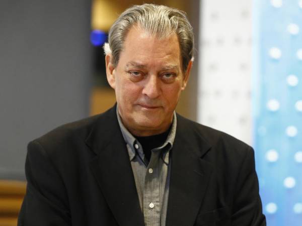 Fotografía de archivo del escritor estadounidense Paul Auster posando durante la presentación de su novela 4321, el 4 de septiembre de 2017, en Madrid (España).