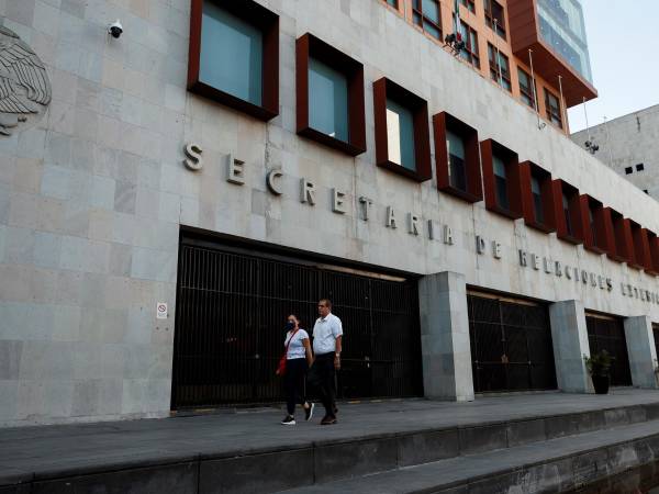 Fotografía de la fachada de la Secretaría de Relaciones Exteriores de México en Ciudad de México (México).