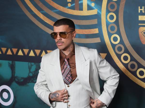 El cantante y compositor puertorriqueño, Rauw Alejandro, posa durante la alfombra roja de los Premios de la Herencia Hispana 2025 el pasado jueves, en Washington DC. (Estados Unidos).