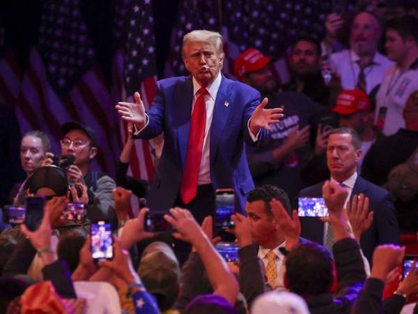 El expresidente estadounidense y candidato presidencial republicano Donald Trump durante un mitin en el Madison Square Garden.