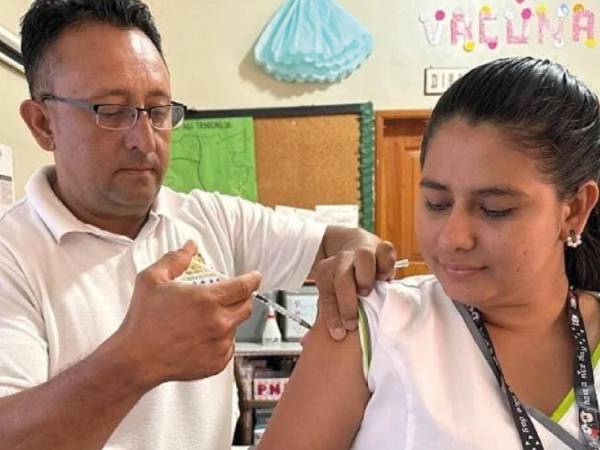 La OPS continúa gestionando recursos y proporcionando apoyo constante al PAI.