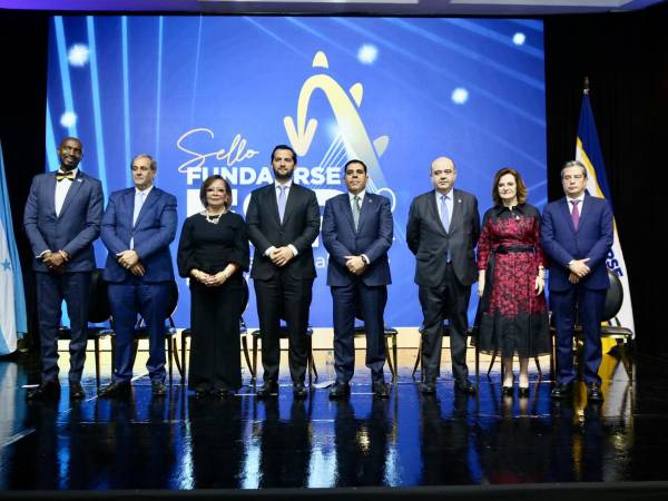 Richard Adzei, Karim Qubain, María Cristina González de Handal, Miguel Medina, Mario Roberto Faraj Faraj, Julio González Ronco, María del Carmen Nasser y Daniel Fortín.
