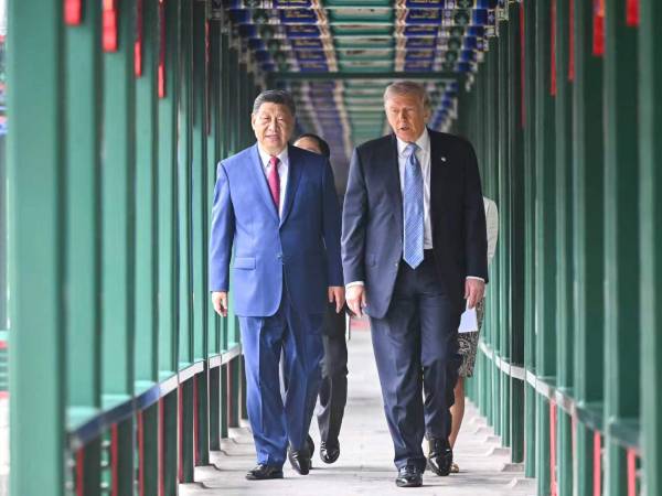El presidente de los Estados Unidos, Donald J. Trump (d), junto al presidente chino, Xi Jinping, en Zhongnanhai, Pekín.