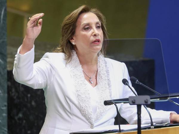 Fotografía de la presidenta de Perú, Dina Boluarte.