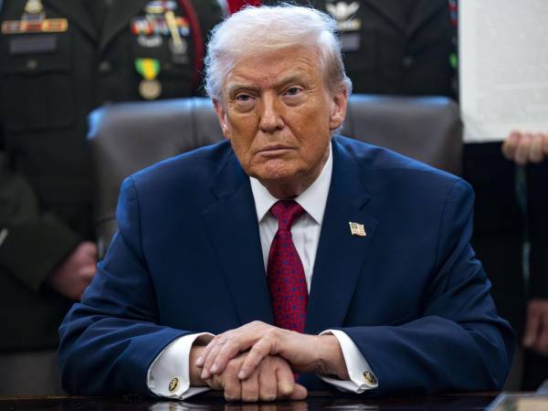 Expertos legales han señalado que el presidente Donald Trump enfrentará retos para probar difamación bajo las leyes estadounidenses.