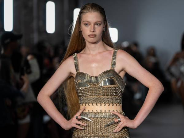 Vivian Wilson, la hija trans del magnate Elon Musk, se convirtió en una de las protagonistas de la Semana de la Moda de Nueva York, donde ha debutó como modelo desfilando para cuatro firmas diferentes.