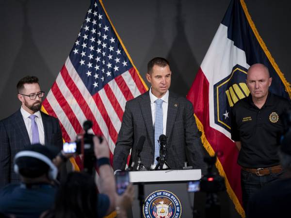 Beau Mason, Ccomisionado del Departamento de Seguridad Pública de Utah, habla durante una conferencia de prensa tras el tiroteo de Charlie Kirk, cofundador de la organización juvenil conservadora Turning Point USA, en la Universidad de Utah Valley en Orem, Utah, EEUU.