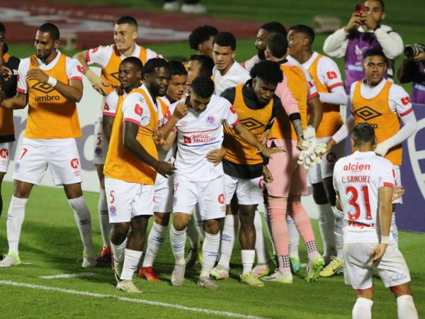 El festejo del Olimpia tras el 1-0 de Pinto ante Marathón.