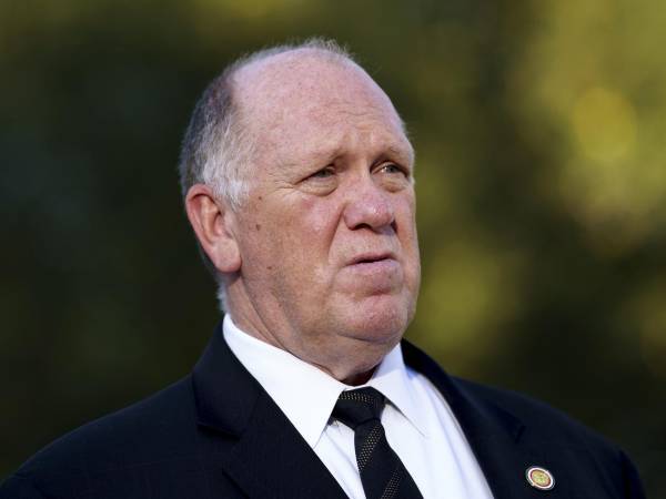 Imagen de archivo de Tom Homan, quien pidió que los migrantes que están ilegalmente en EEUU regresen a su país.