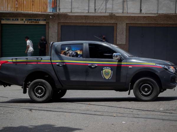 Fotografía de una patrulla de las Fuerzas de Acciones Especiales (FAES) en Caracas (Venezuela).