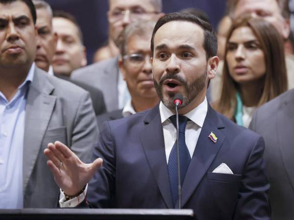 Fotografía del 30 de julio de 2026 que muestra al presidente electo de Colombia, Abelardo de la Espriella, hablando durante en un empalme territorial en Bogotá (Colombia). EFE/ Mauricio Dueñas Castañeda