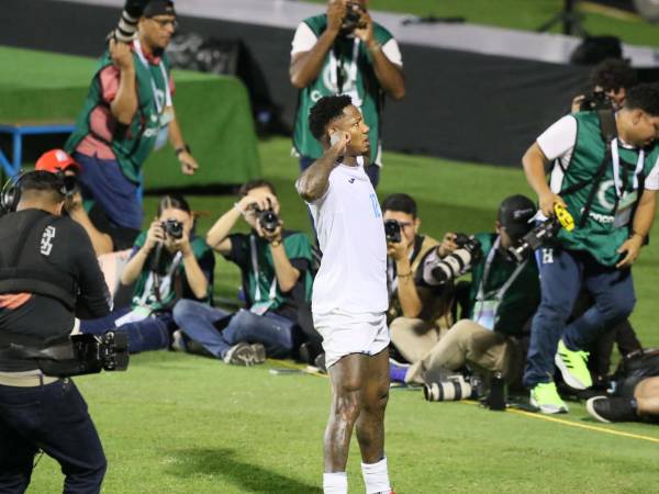 El festejo de Quioto tras anotar el 3-0 de la noche en el Nacional.