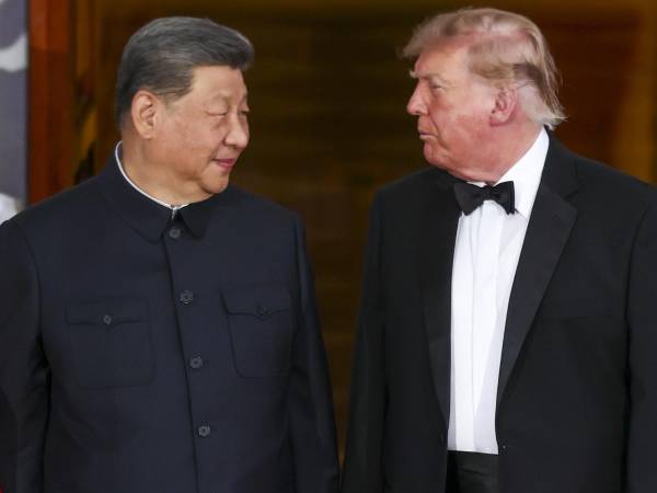 El presidente chino, Xi Jinping (i), y el presidente estadounidense, Donald Trump (d), en Washington D. C., EE. UU., el 24 de septiembre de 2026.