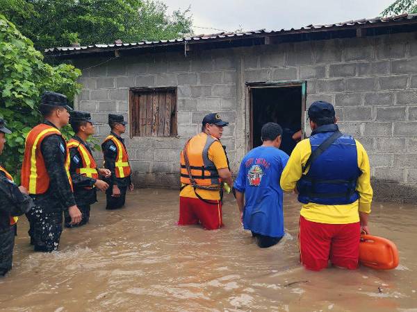 A partir de este mes de octubre, las lluvias aumentarán entre el 10 y 20%, según Cenaos, debido a La Niña, y esta situación representa un peligro debido a que el país es muy vulnerable.