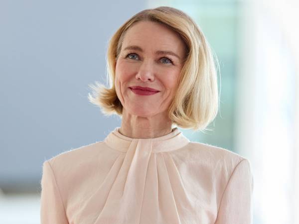 Recuerde. La actriz Naomi Watts recibió su estrella en el Paseo de la Fama de Hollywood el 13 de octubre de 2025.