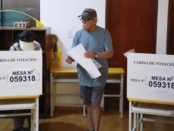 La ONPE y el Jurado Nacional de Elecciones anunciaron que iniciarán acciones legales y penales contra la empresa que tenía a cargo la distribución del material electoral en Lima.