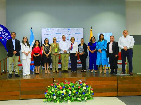 <b>La ExpoEnergía reúne a expertos nacionales e internacionales en Expocentro. </b>Fotos: Melvin Cubas.