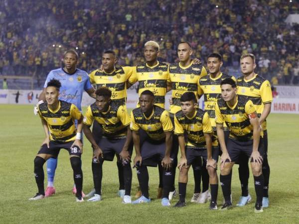 El Real España tiene como bajas para el próximo torneo la del técnico uruguayo Miguel Falero y ahora la de Kennedy Rocha.