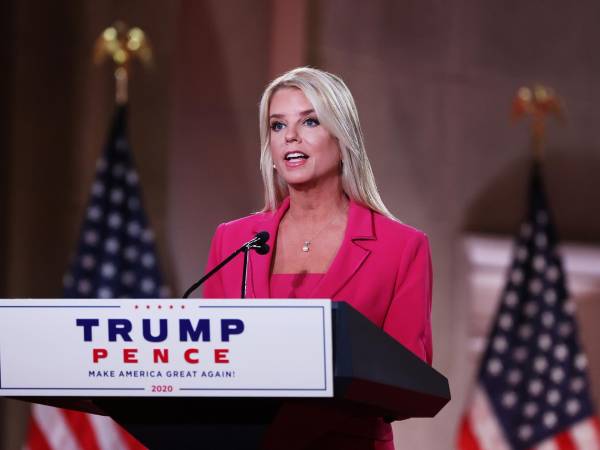 El presidente electo de Estados Unidos, Donald Trump, eligió a la ex fiscal general de Florida Pam Bondi para suceder a Matt Gaetz como fiscal general de su próximo gabinete, después de que este renunciara acorralado por sus escándalos sexuales.