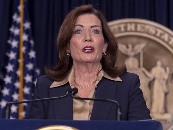 Kathy Hochul, gobernadora demócrata.