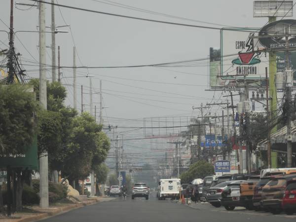Tegucigalpa con una capa de contaminación, este lunes en Tegucigalpa (Honduras).