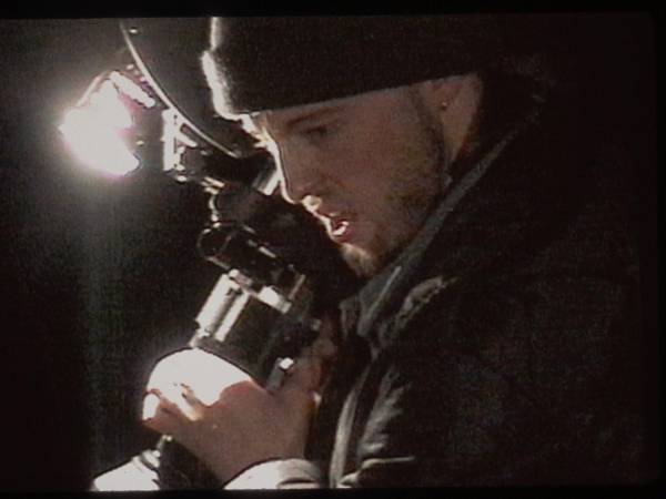 Joshua Leonard y sus compañeros de reparto filmaron todas las escenas utilizadas en “El Proyecto de la Bruja de Blair”, dándole realismo.