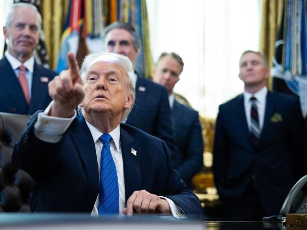 Donald Trump podrá modificar la orden ante represalias de otros países o si Irán o los afectados adoptan medidas alineadas con la política estadounidense.