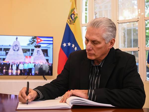Fotografía del 13 de enero de 2026 cedida por la Presidencia de Cuba que muestra a su mandatario, Miguel Díaz-Canel.