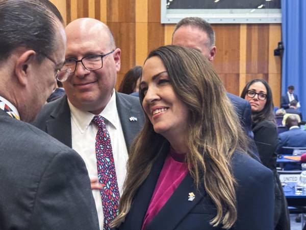 VIENA, 09/03/2026.- La directora de la Oficina de Política Nacional de Control de Drogas de EEUU, Sara Carter, tras intervenir en la Comisión de Estupefacientes de la ONU, en Viena. EFE/Jordi Kuhs