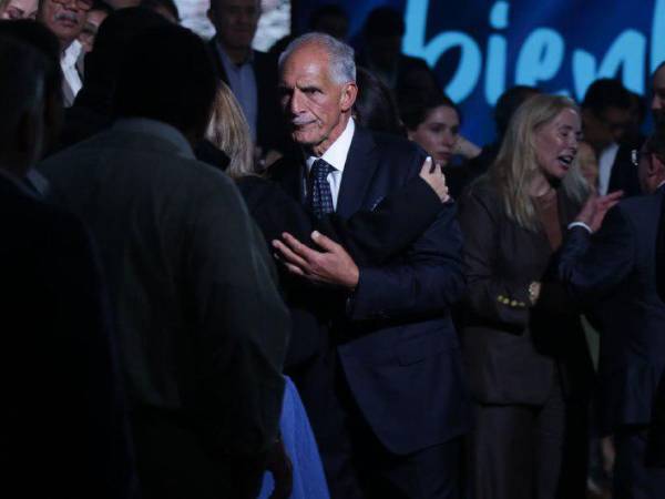 Nasry Asfura durante un evento de campaña previo a las elecciones generales del 30 de noviembre.