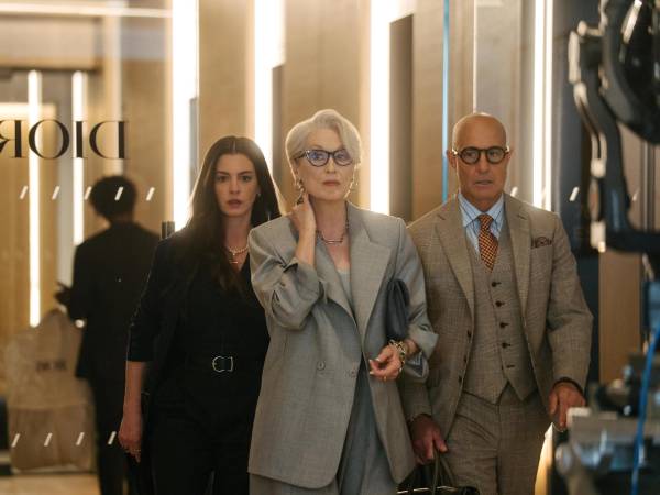 Veinte años después de encarnar a los icónicos personajes de Miranda, Andy, Emily y Nigel; Meryl Streep (c), Anne Hathaway (i), Emily Blunt y Stanley Tucci (d) vuelven a la gran pantalla con El Diablo viste de Prada 2.